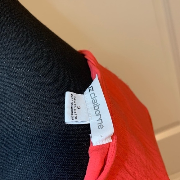 Liz Claiborne , size S. 100% Polyester. - Picture 3 of 8